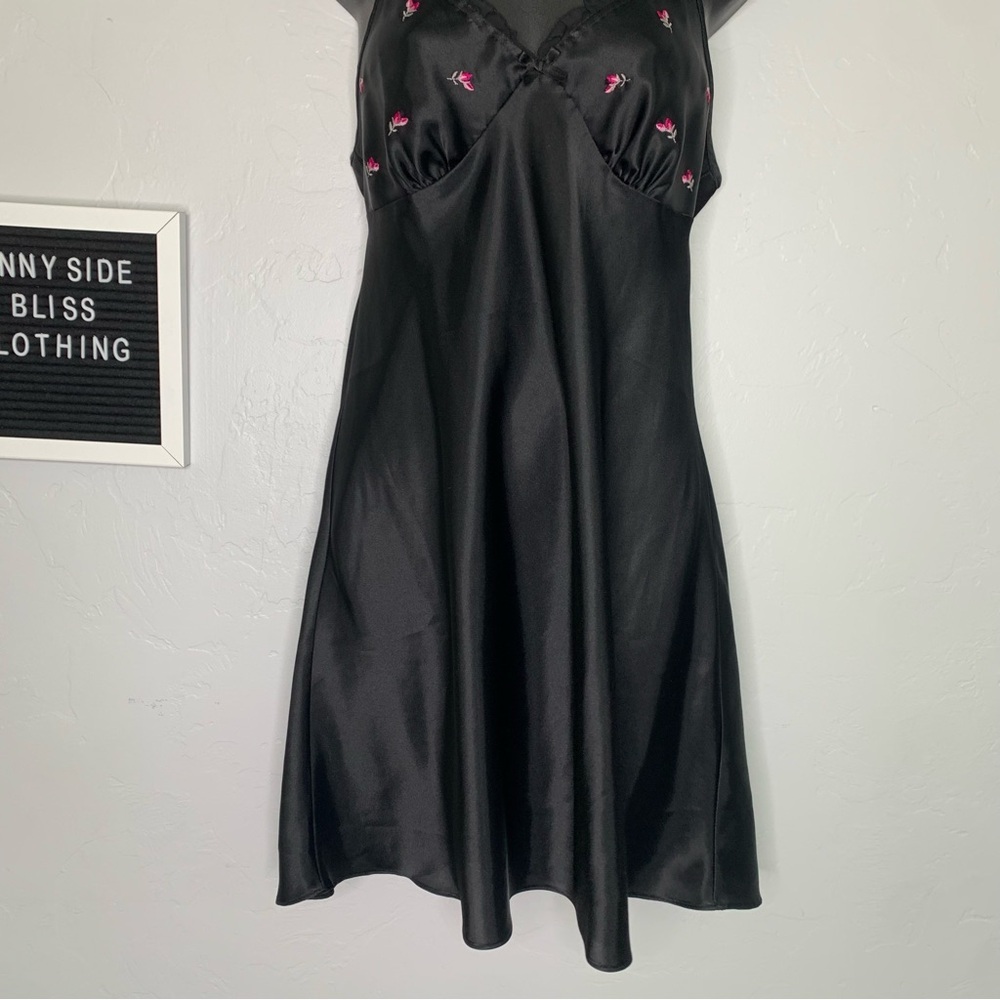Adonna Black Satin Floral Babydoll Slip Dress Pink Embroidery Women’s Size Small - Picture 3 of 9